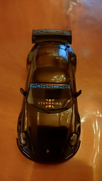 Porsche 911 (992) mit Hommage RSR Spoiler und Body Kit