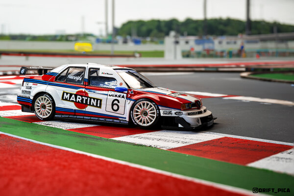 AlfaRomeo-Martini3.jpg