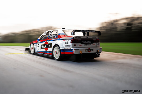 AlfaRomeo-Martini4.jpg